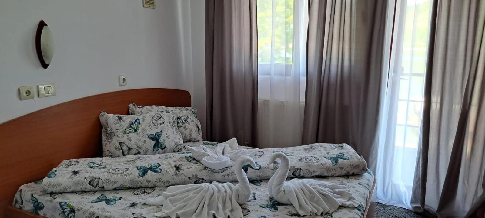 Hotel Pescarus Port Bicaz Ngoại thất bức ảnh