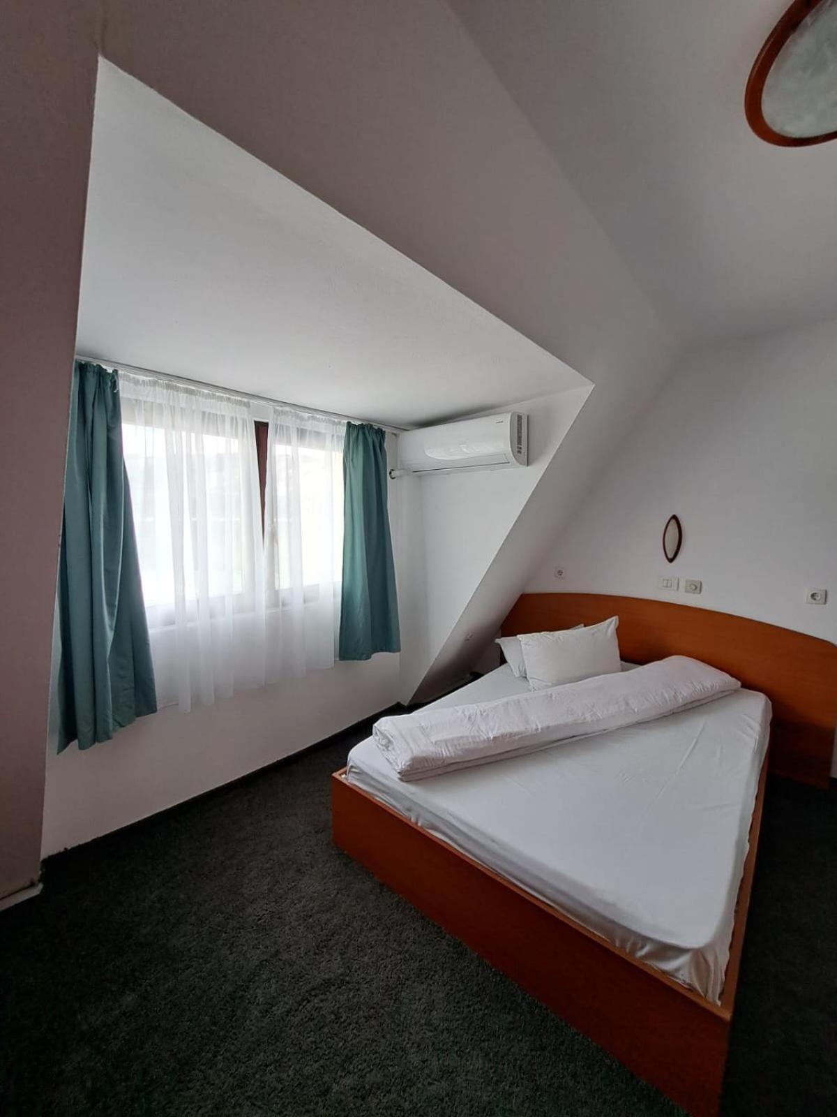 Hotel Pescarus Port Bicaz Ngoại thất bức ảnh